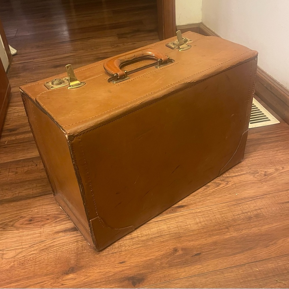 FANTASTIC VINTAGE TOP GRAIN COWHIDE Brown Leather Suitcase